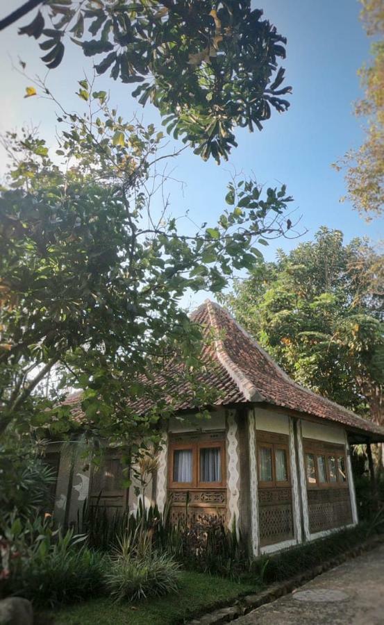 Sapulidi Cafe, Gallery & Resort Lembang Exterior foto